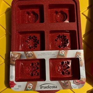 Trudeau Silicone Snowflake Mini Loaf Pan Red